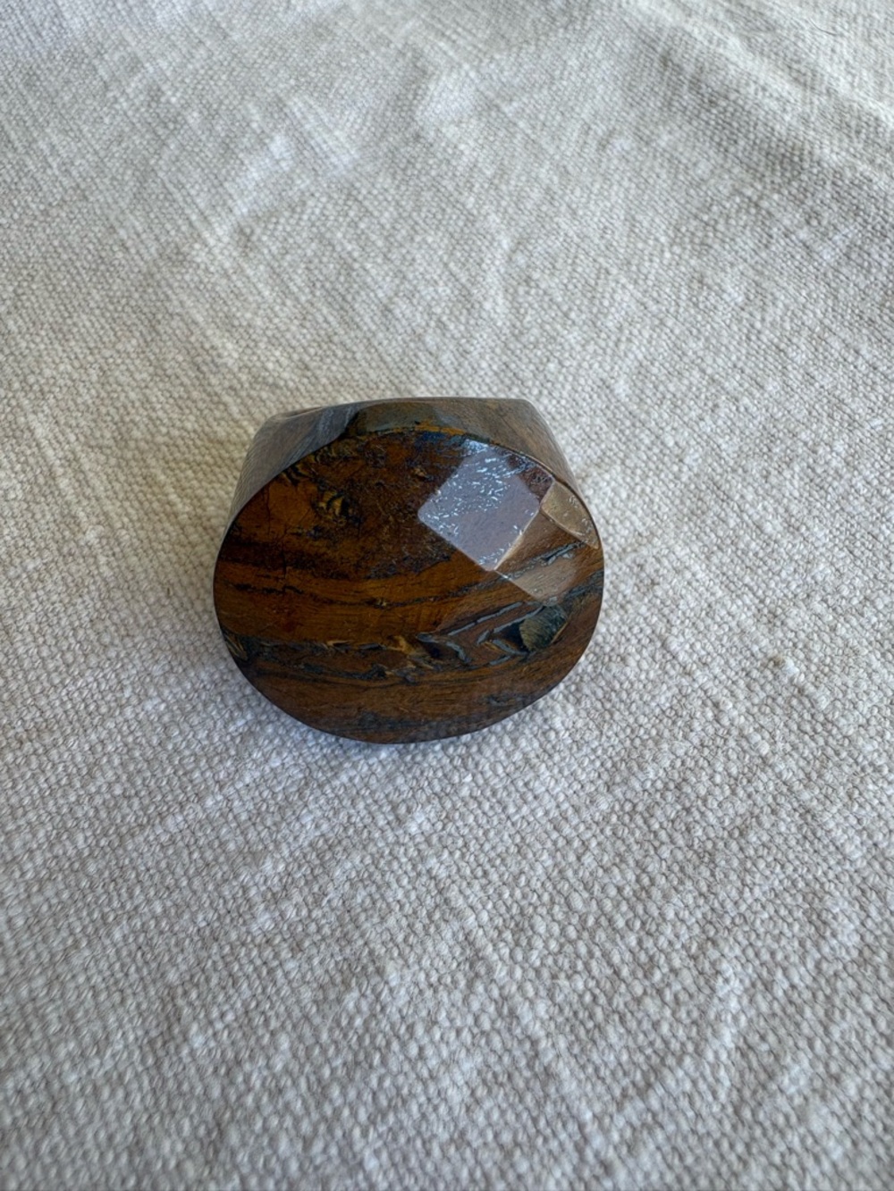 Polished Brown Resin Dome Ring - Picture 3 of 8
